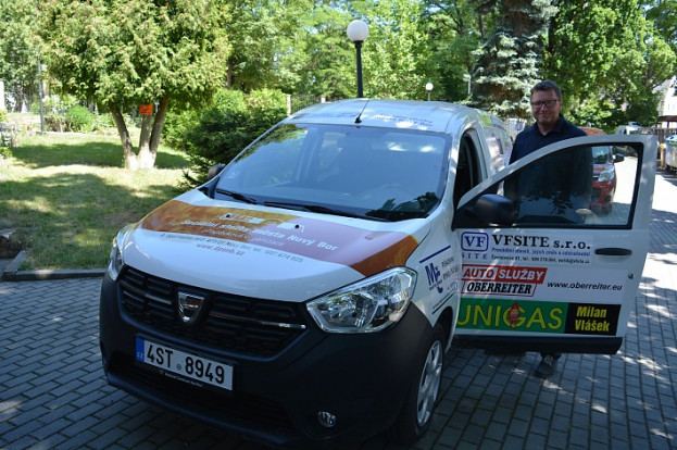 V Novém Boru jezdí už druhý sociální automobil