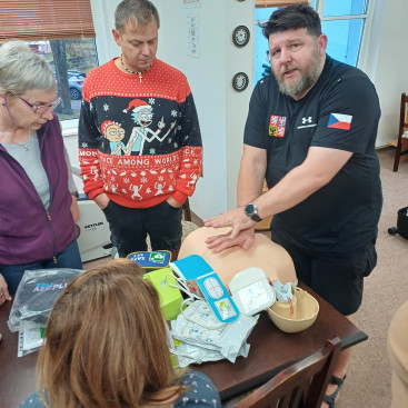 Absolvovali jsme školení na používání AED defibrilátoru